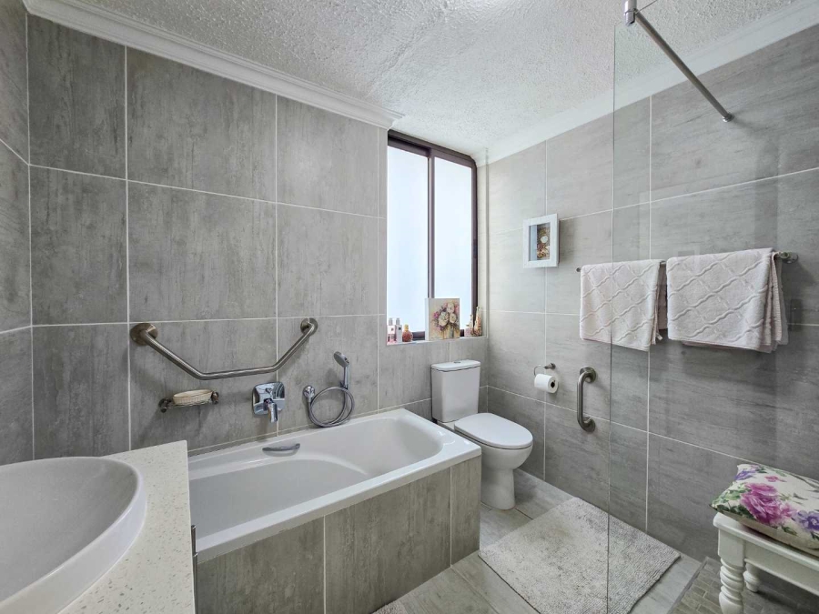 2 Bedroom Property for Sale in Stilbaai Wes Western Cape